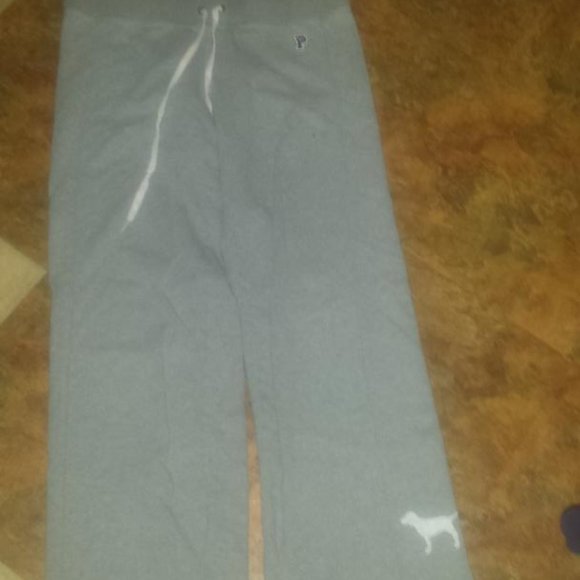 Med PINK victoria SEcret joggers